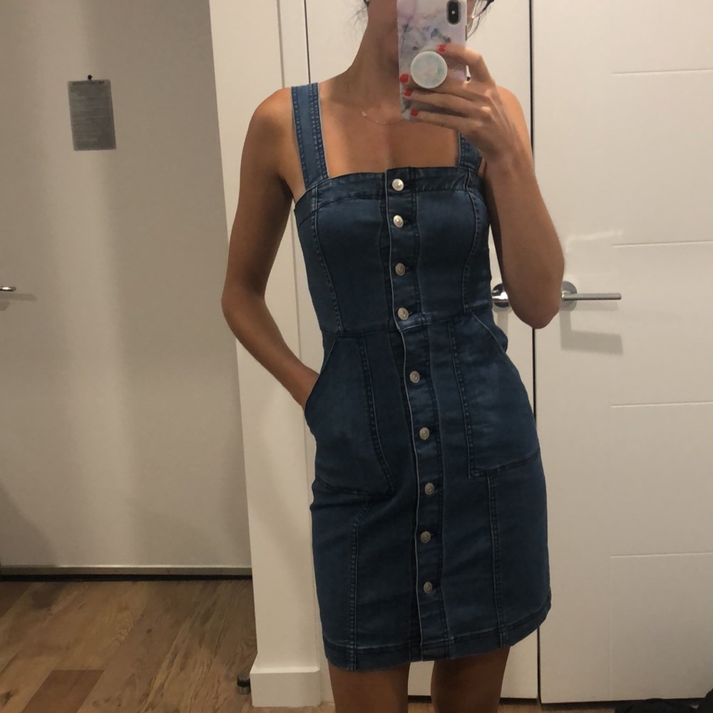 Cute denim button up dress with pockets
